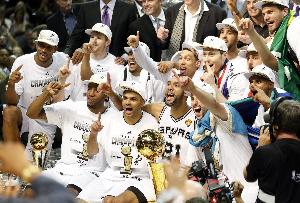 华会直播-马努谈GDP最后一冠：那年我们格外珍惜每次进攻 深知天赋不及热火