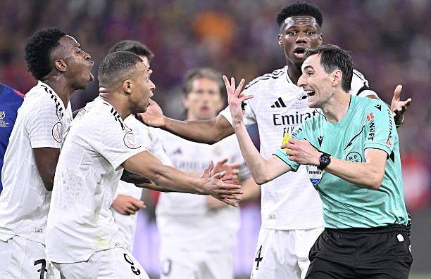 1745714961787018254.jpg 华体会体育直播-半场好球难救皇马失败赛季,谁能忍心怪罪魔笛安帅