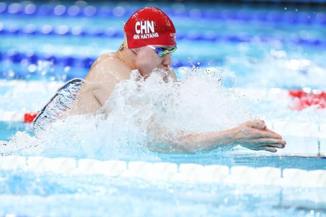 1742491477586017087.jpg 华体会-【早报】十人国足憾负沙特