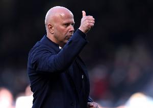 在线体育-萨哈：利物浦仍是下赛季英超冠军热门，比起其他球队他们最稳定