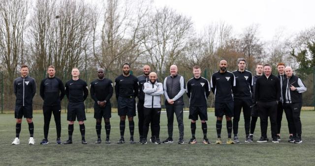 职业球员会是更好的裁判吗？英格兰发起创新性试验