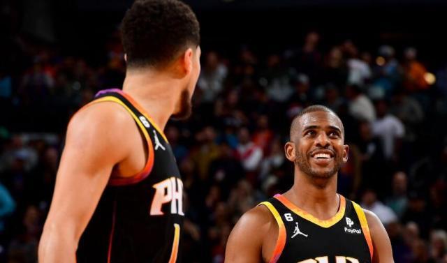 华体会-高分赢球布克踏上巨星之道！保罗转型当绿叶