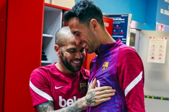 华体会-阿尔维斯重返巴萨首训：重返巴萨为我体内注入能量